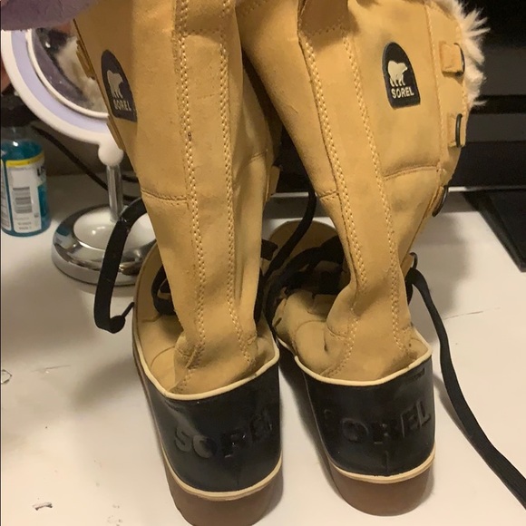 Sorel winter boots - Picture 2 of 3